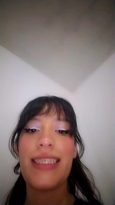Vixen_flutter live cam on Cam4