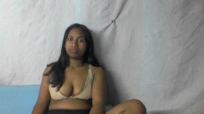 Voarisoaaaaa0 live cam on Cam4