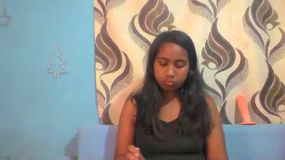 Voarisoaaaaa0 live cam on Cam4