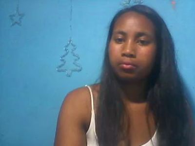 Voarisoaaaaa0 live cam on Cam4