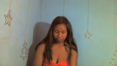 Voarisoaaaaa0 live cam on Cam4