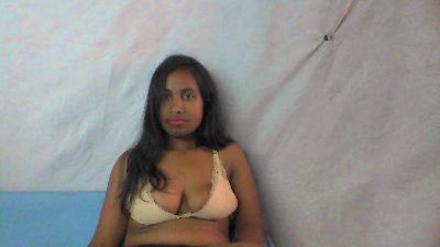 Voarisoaaaaa0 live cam on Cam4