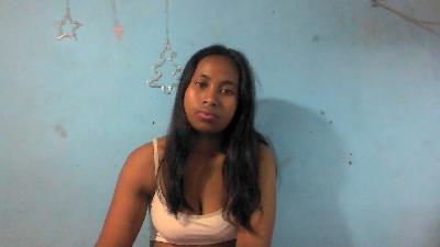 Voarisoaaaaa0 live cam on Cam4