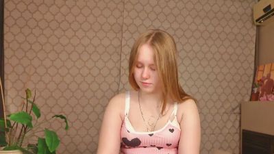 VoidElaris live cam on Cam4