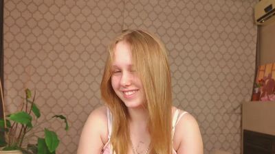 VoidElaris live cam on Cam4