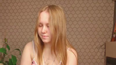 VoidElaris live cam on Cam4