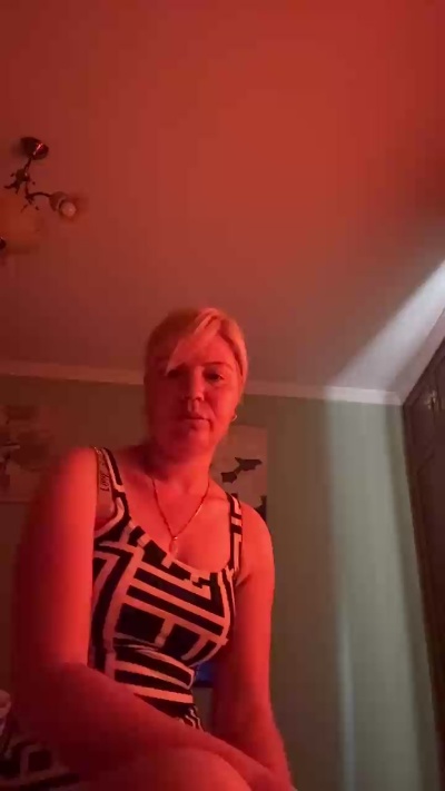 Vyo07 live cam on Cam4