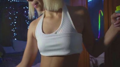 WakeWakee live cam on Cam4