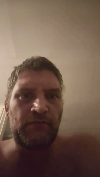 Wazza2025 live cam on Cam4