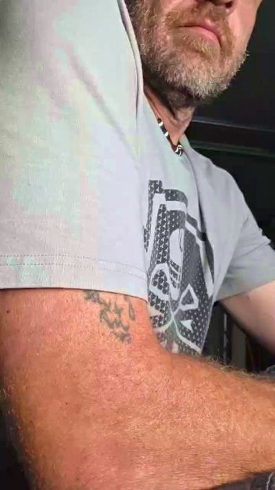 Wboner42000 live cam on Cam4