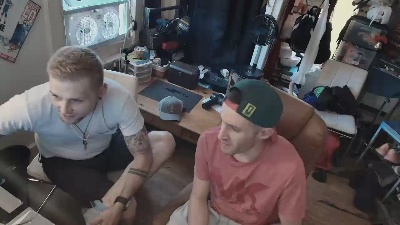 WeKnowOurWorth live cam on Cam4