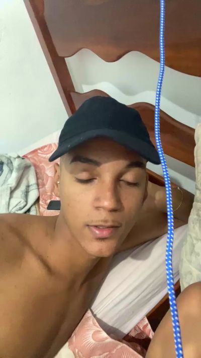Welliton live cam on Cam4