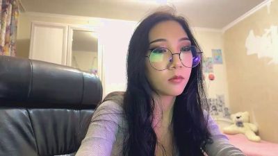 WenonaBouza live cam on Cam4
