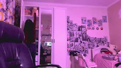WenonaBouza live cam on Cam4