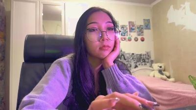 WenonaBouza live cam on Cam4