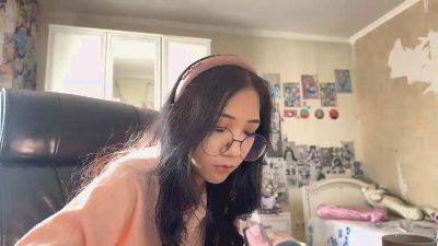 WenonaBouza live cam on Cam4