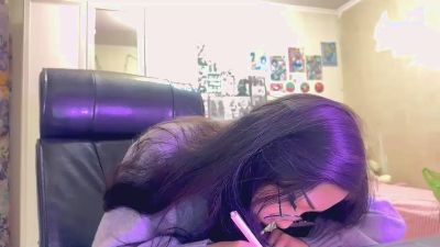 WenonaBouza live cam on Cam4