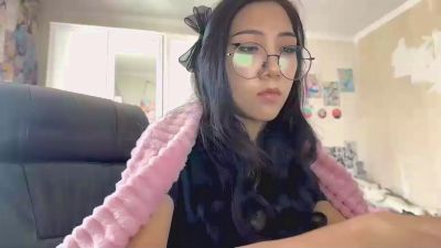 WenonaBouza live cam on Cam4