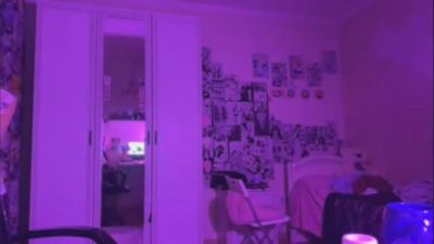 WenonaBouza live cam on Cam4