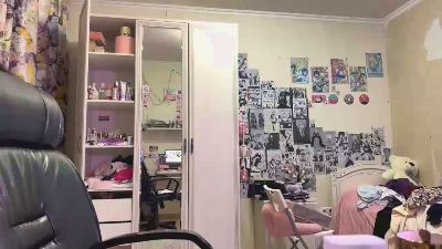 WenonaBouza live cam on Cam4