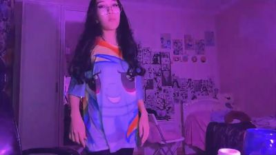 WenonaBouza live cam on Cam4