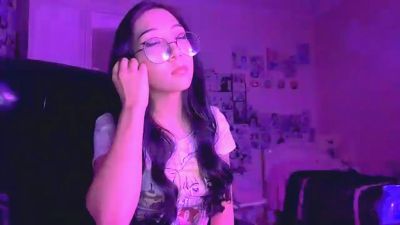 WenonaBouza live cam on Cam4