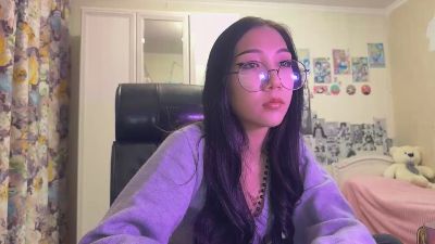WenonaBouza live cam on Cam4