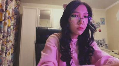WenonaBouza live cam on Cam4
