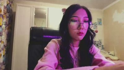 WenonaBouza live cam on Cam4