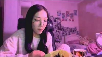 WenonaBouza live cam on Cam4