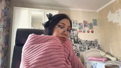 WenonaBouza live cam on Cam4