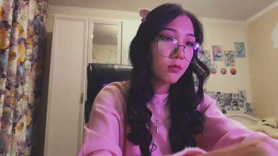 WenonaBouza live cam on Cam4