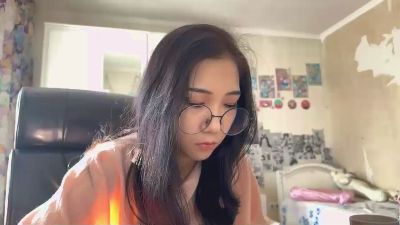 WenonaBouza live cam on Cam4