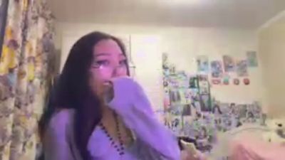 WenonaBouza live cam on Cam4