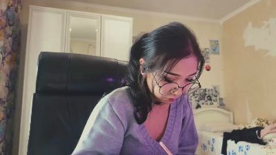 WenonaBouza live cam on Cam4