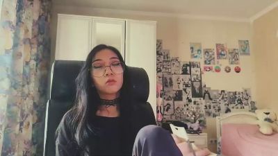 WenonaBouza live cam on Cam4