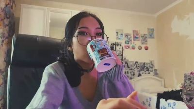 WenonaBouza live cam on Cam4