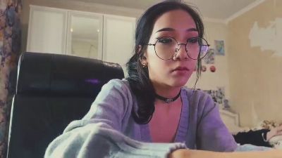 WenonaBouza live cam on Cam4