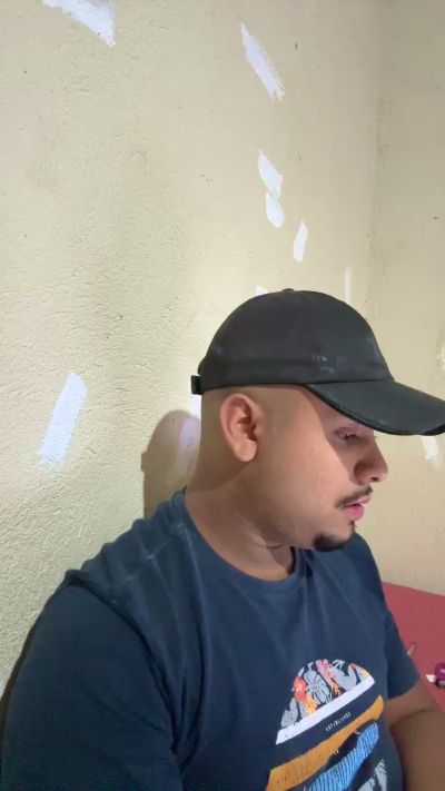 Wesleygostosin live cam on Cam4