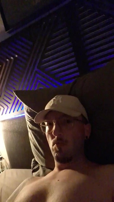 Wessecret live cam on Cam4