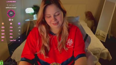 WetLuna1 live cam on Cam4