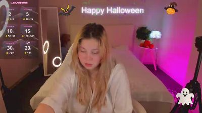 WetLuna1 live cam on Cam4