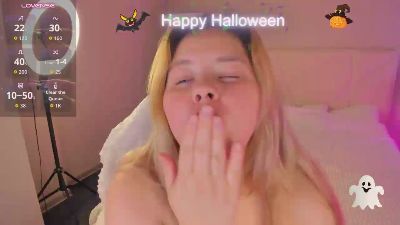 WetLuna1 live cam on Cam4