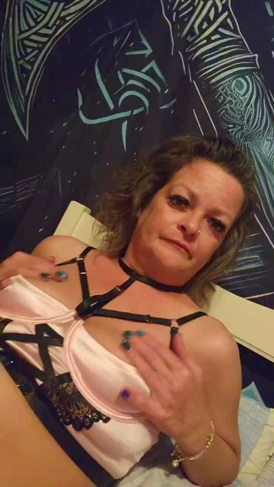 WetWiggle live cam on Cam4
