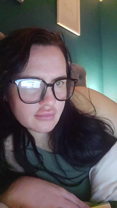 Wetwipeanddry live cam on Cam4