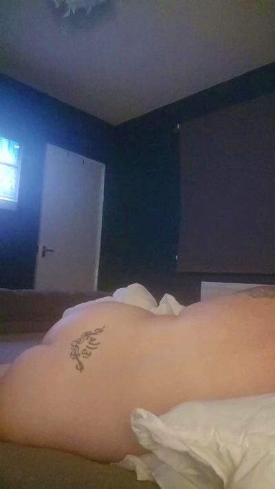 Wetwipeanddry live cam on Cam4