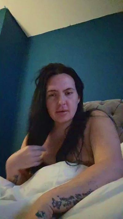 Wetwipeanddry live cam on Cam4