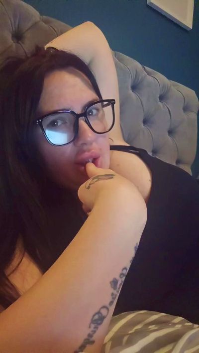 Wetwipeanddry live cam on Cam4