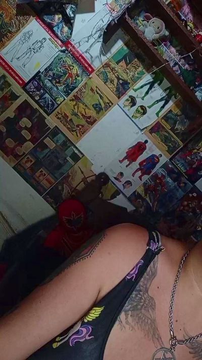 Weylandyutanii live cam on Cam4