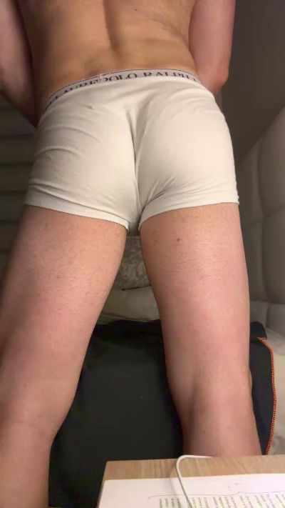 WhiteAndHairy live cam on Cam4